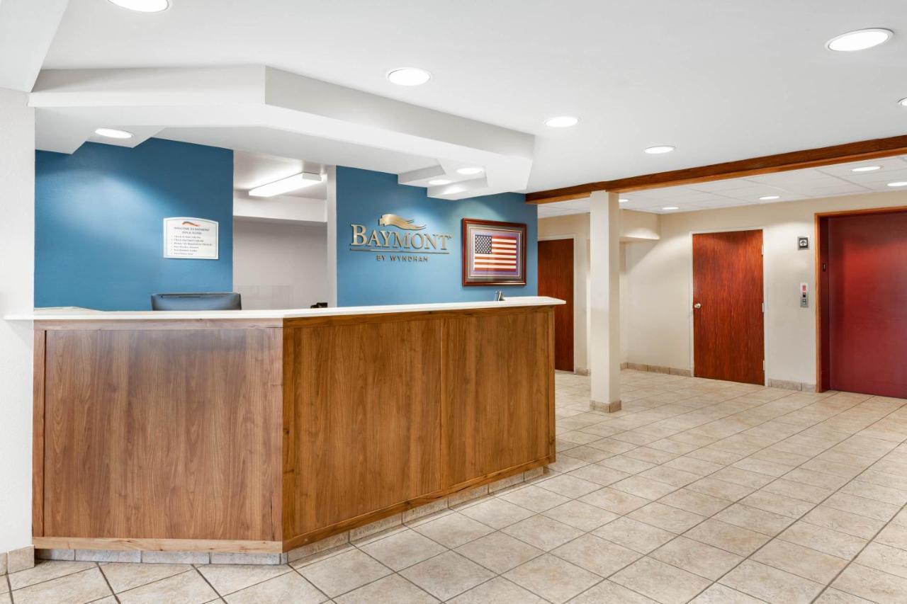 Baymont By Wyndham Farmington Hotel Exterior photo