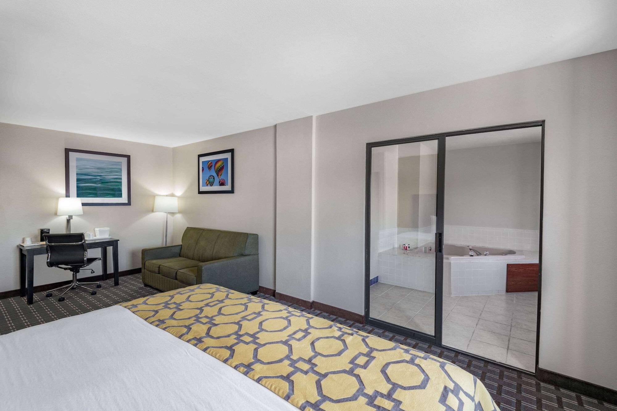 Baymont By Wyndham Farmington Hotel Exterior photo