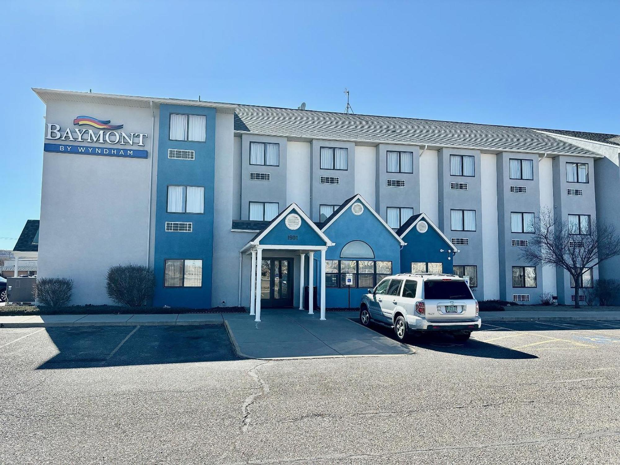Baymont By Wyndham Farmington Hotel Exterior photo