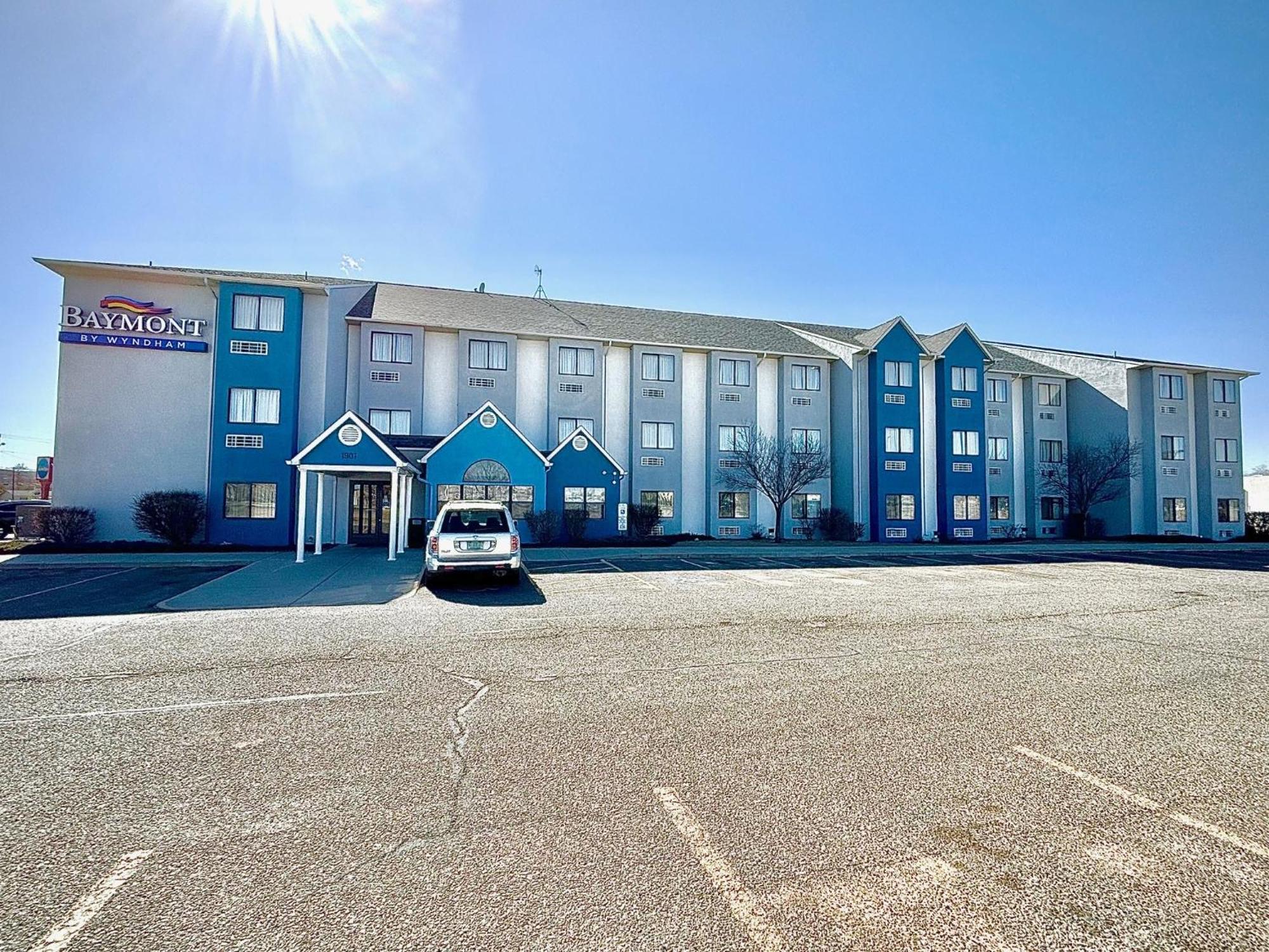 Baymont By Wyndham Farmington Hotel Exterior photo