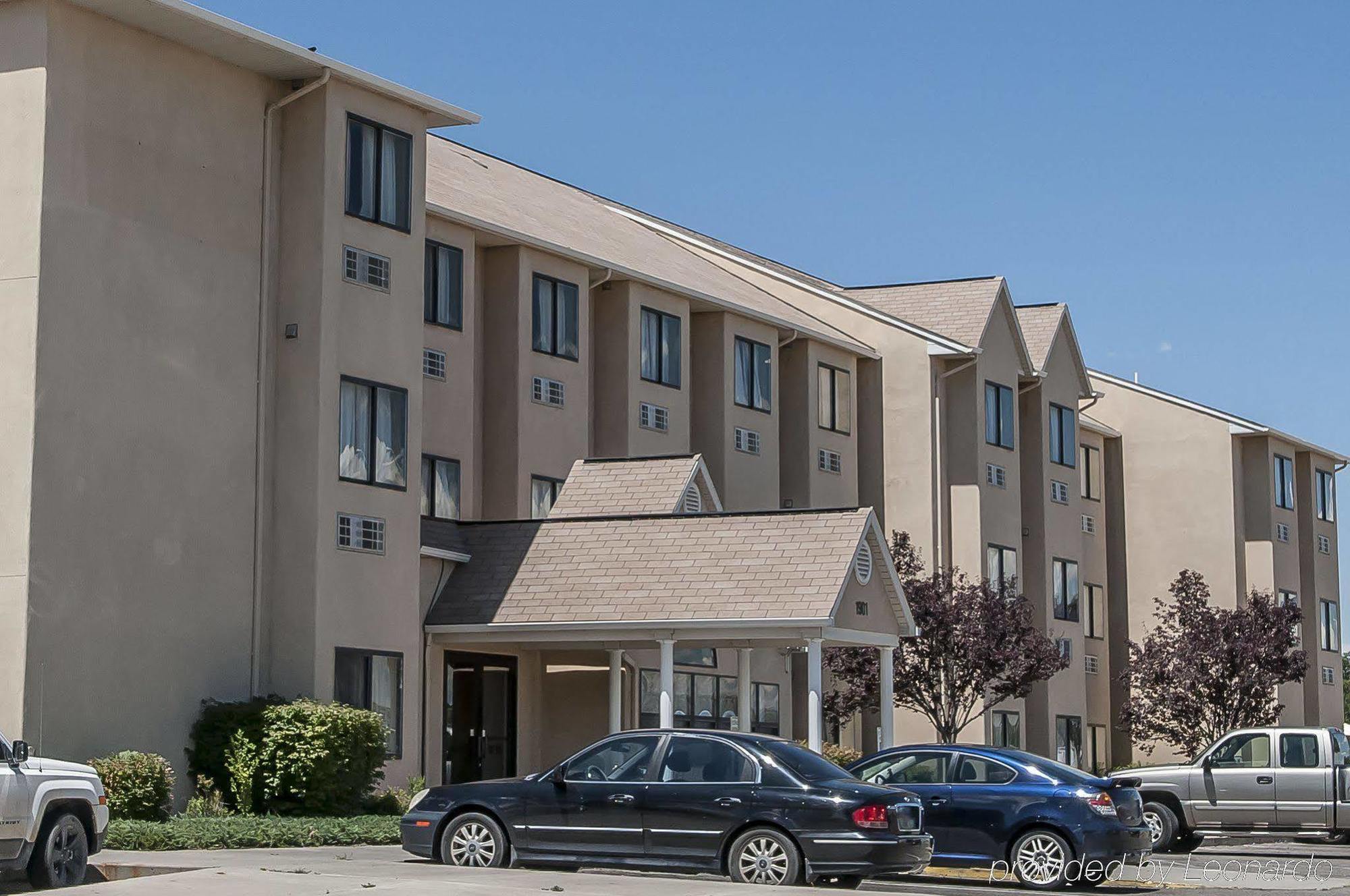 Baymont By Wyndham Farmington Hotel Exterior photo